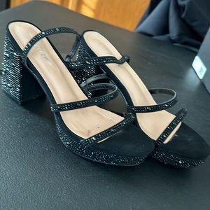 Size 7 women’s black heels